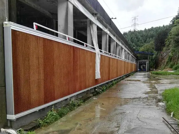 降溫利器，這些類(lèi)型的高性?xún)r(jià)比水簾窗能更好的幫助溫室大棚降溫！